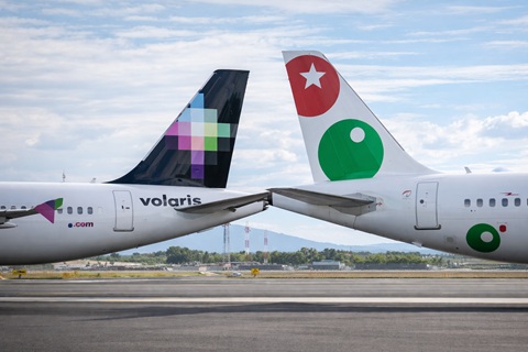 Les compagnies aériennes VOLARIS et VIVA
annoncent leur fusion et créent un géant
du low-cost mexicain