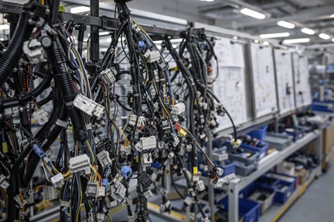 NEXANS négocie la vente d'AUTOELECTRIC à
MOTHERSON