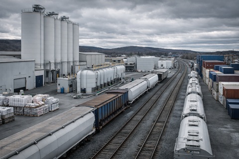 INSTAR s'empare du groupe SOMAVRAC pour
soutenir sa croissance