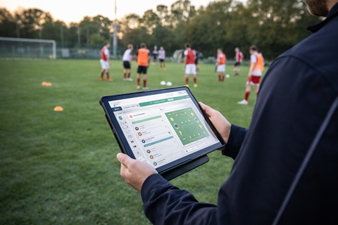 HELLOASSO et TEAMPULSE unissent leurs
forces pour simplifier la vie des clubs
amateurs