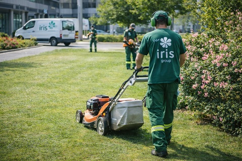 IRIS GROUP se sépare de son activité
historique de maintenance industrielle