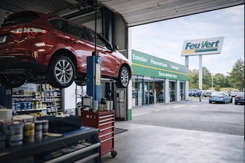 BASSAC finalise le rachat de FEU VERT