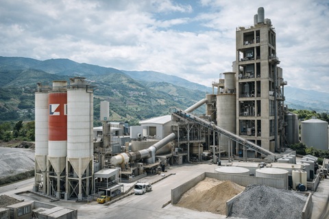 Le cimentier suisse HOLCIM rachète des
activités de son concurrent mexicain
CEMEX en Colombie