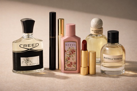 L’ORÉAL finalise l'acquisition de KERING
BEAUTÉ