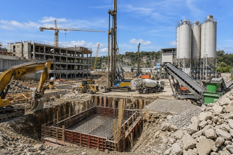 EIFFAGE acquiert 80% de BAATZ au
Luxembourg